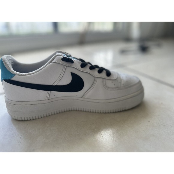 5.5 Y - Nike Air Force 1‎ World Wide (GS) White/Black-Blue FuryShoes CN8533-100 - Picture 6 of 11